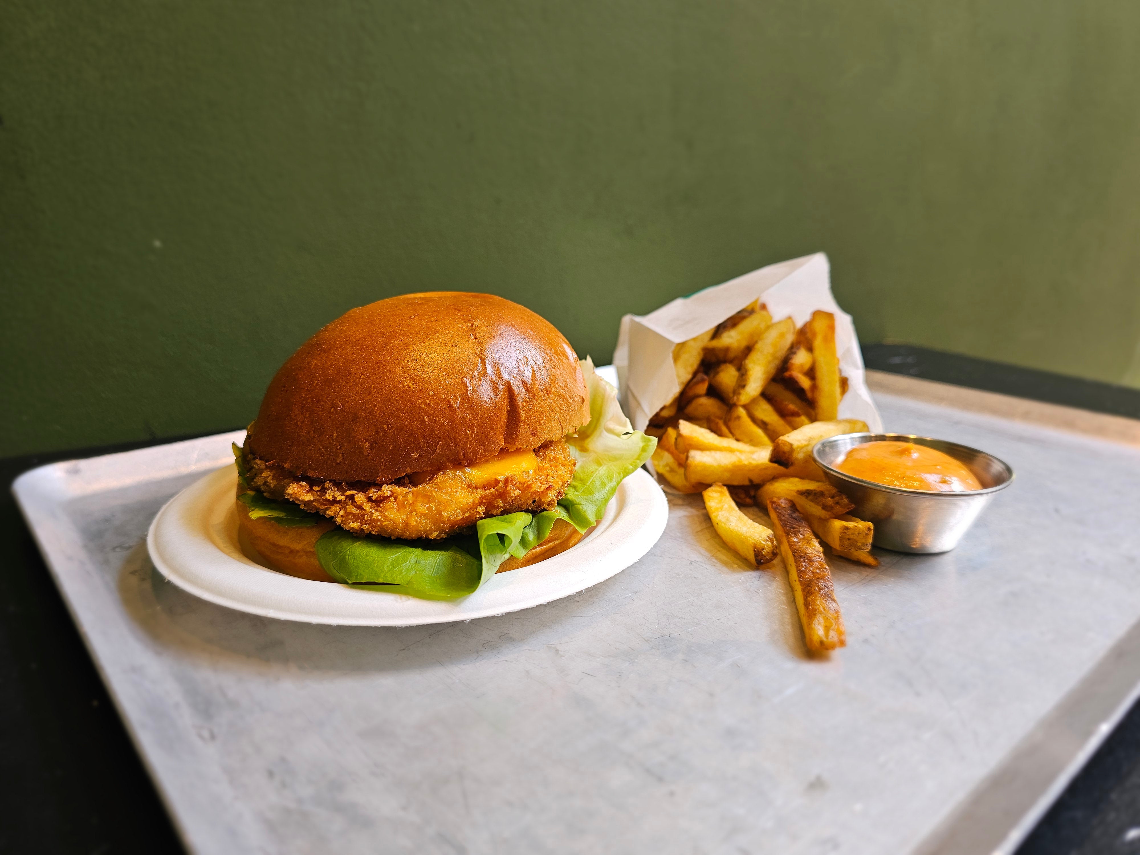 Classic No Meat Cheeseburger Bikette